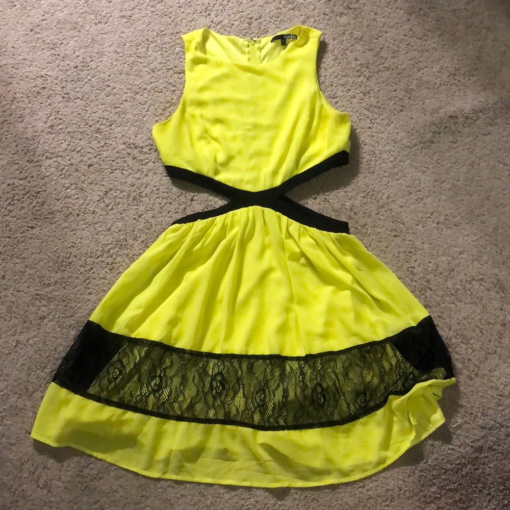Lulu's Yellow and Black Mini Dress